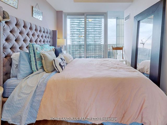 2312 - 8 Eglinton Ave E