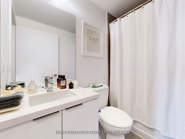 2312 - 8 Eglinton Ave E