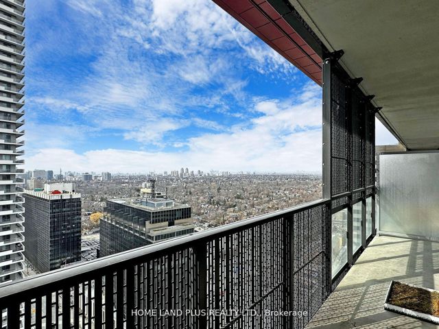 2312 - 8 Eglinton Ave E