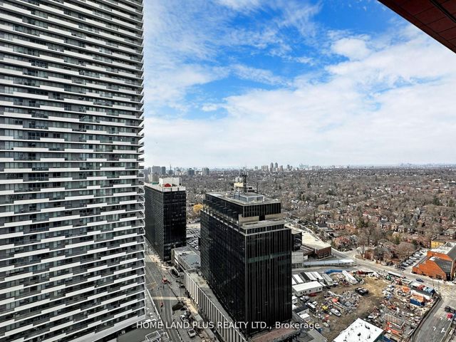 2312 - 8 Eglinton Ave E