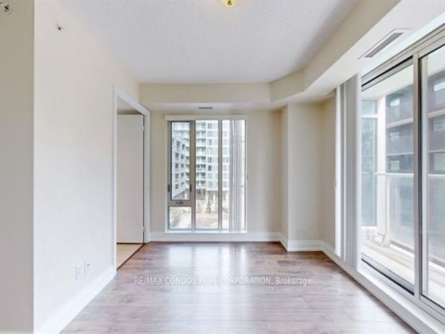 W402 - 565 Wilson Ave