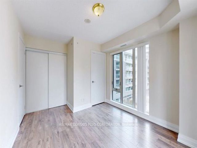W402 - 565 Wilson Ave