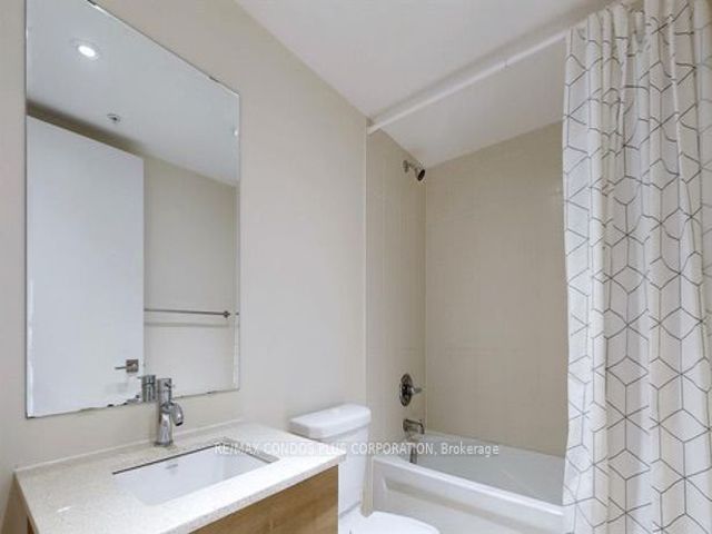 W402 - 565 Wilson Ave