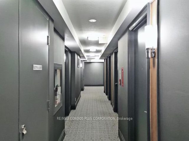 W402 - 565 Wilson Ave