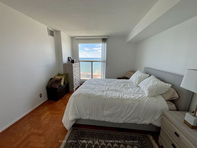 2808 - 77 Harbour Sq