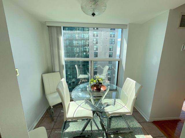 2808 - 77 Harbour Sq