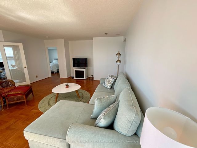 2808 - 77 Harbour Sq