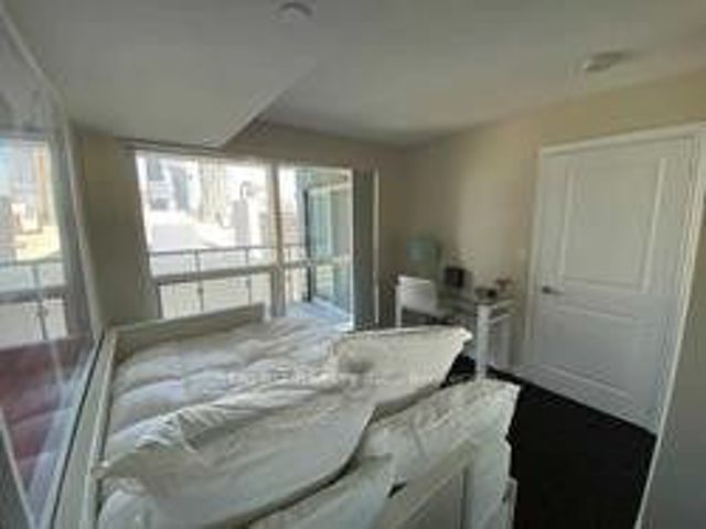 1516 - 386 Yonge St