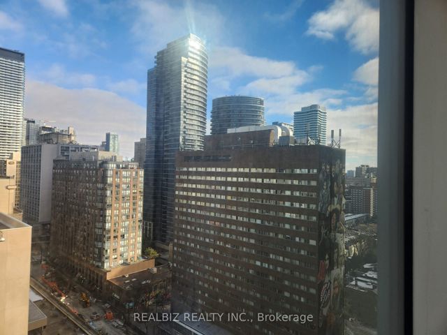 1516 - 386 Yonge St