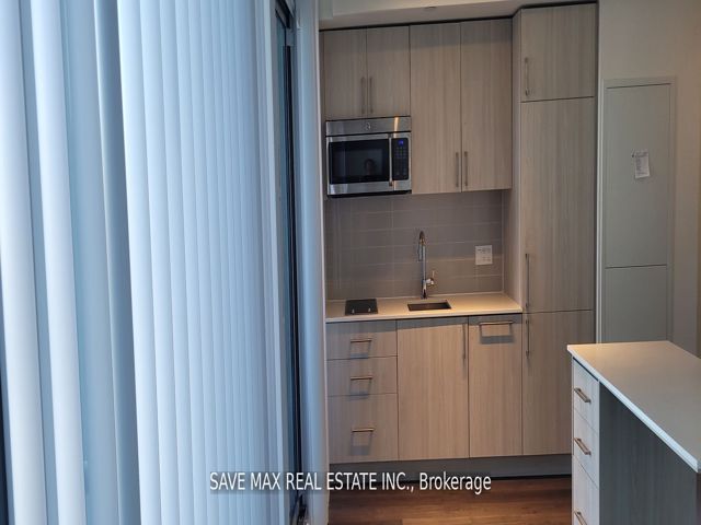 1201 E - 576 Front Street W Way