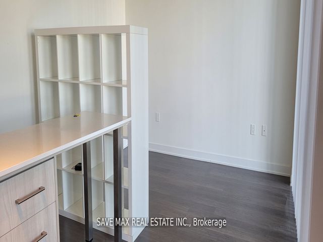 1201 E - 576 Front Street W Way