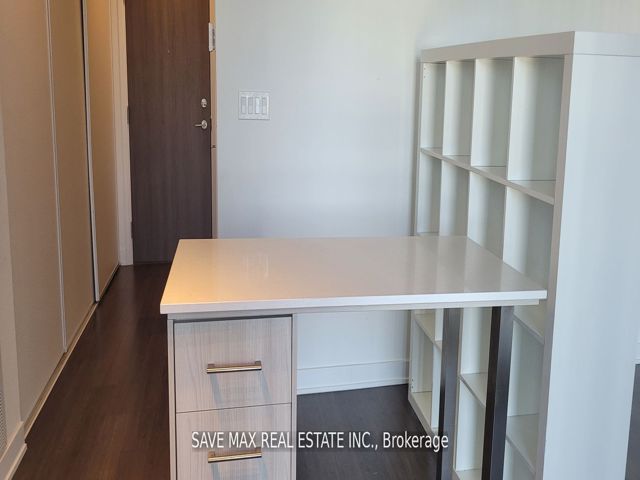 1201 E - 576 Front Street W Way