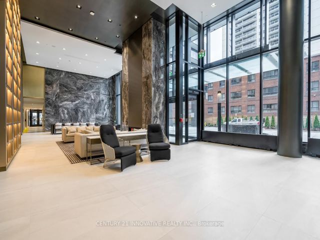 2613 - 117 Broadway Ave
