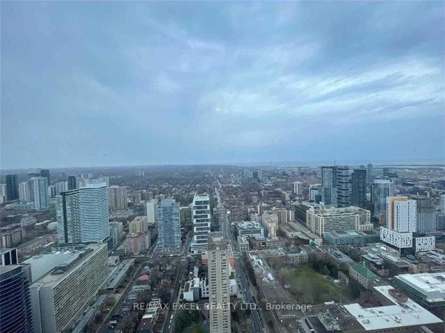 5605 - 386 Yonge St