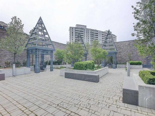 2615 - 5162 Yonge St
