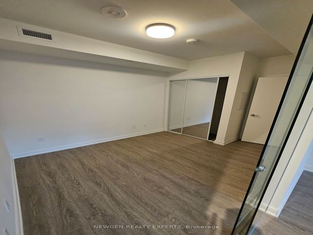 401 - 425 Front St