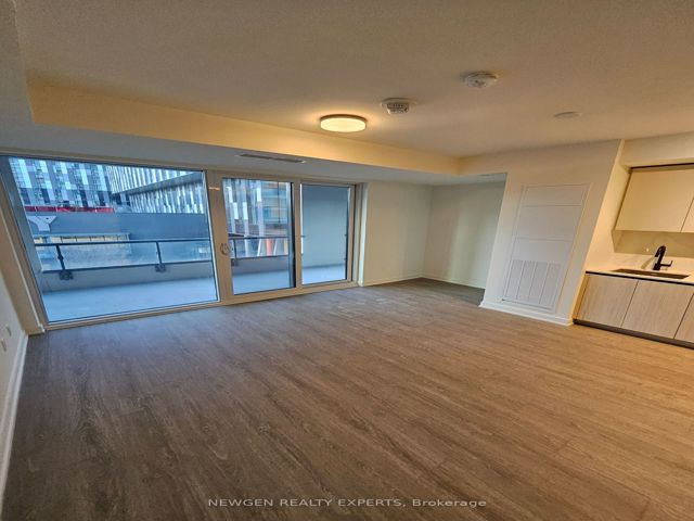 401 - 425 Front St