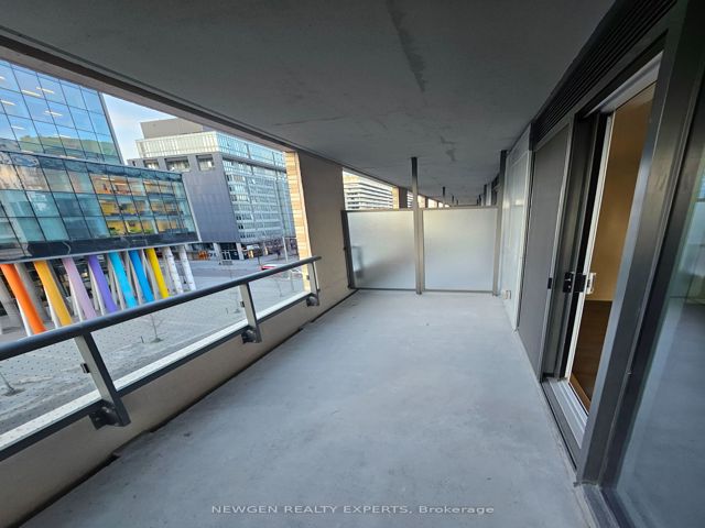 401 - 425 Front St