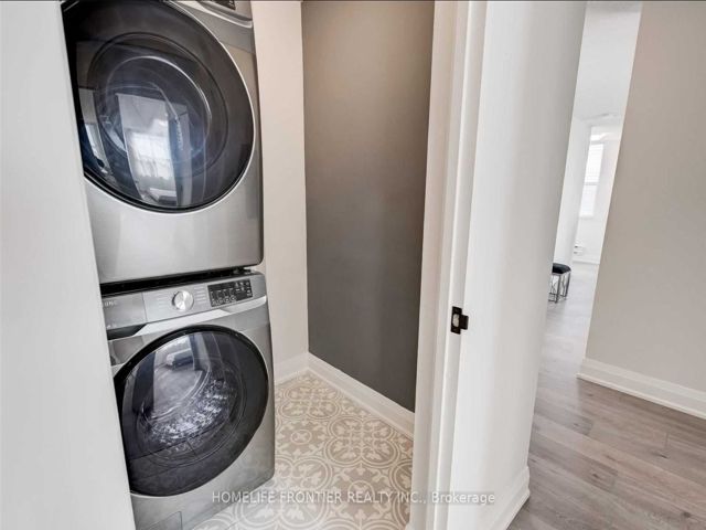 1210 - 205 Hilda Ave