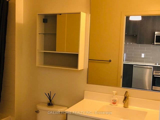 301 - 18 Rean Dr S