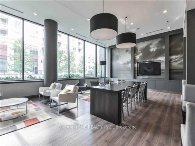 301 - 18 Rean Dr S