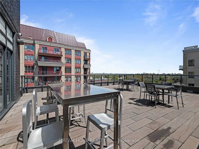 301 - 18 Rean Dr S