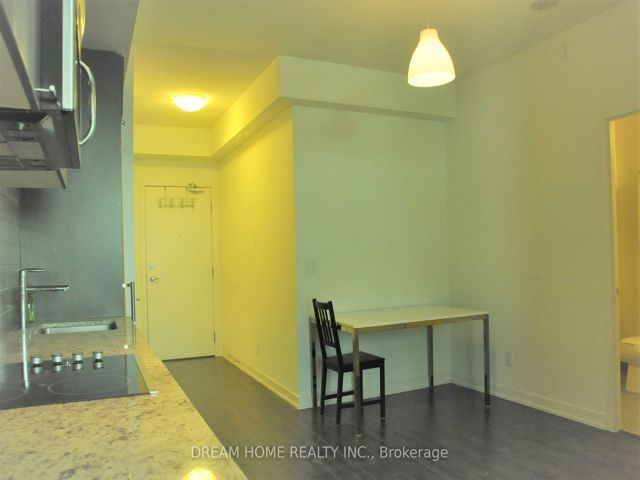 301 - 18 Rean Dr S