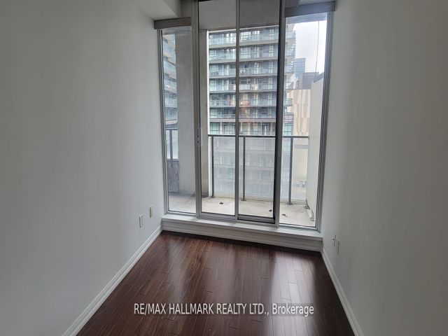 1150 - 111 Elizabeth St