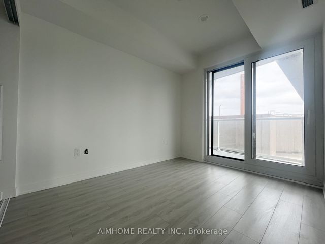 3214 - 230 Simcoe St