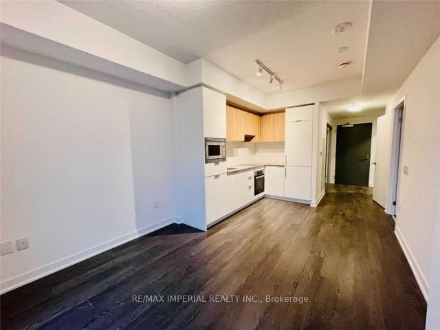 1015 - 20 O'neill Rd