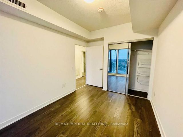 1015 - 20 O'neill Rd