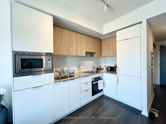 1015 - 20 O'neill Rd