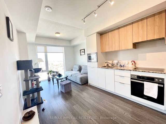 1015 - 20 O'neill Rd