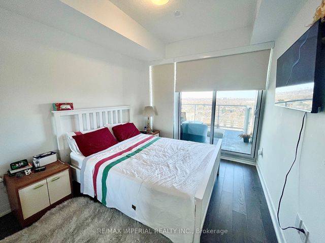 1015 - 20 O'neill Rd