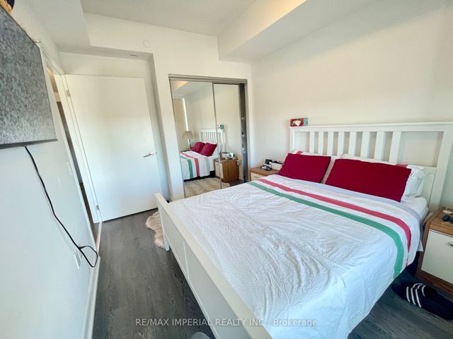 1015 - 20 O'neill Rd