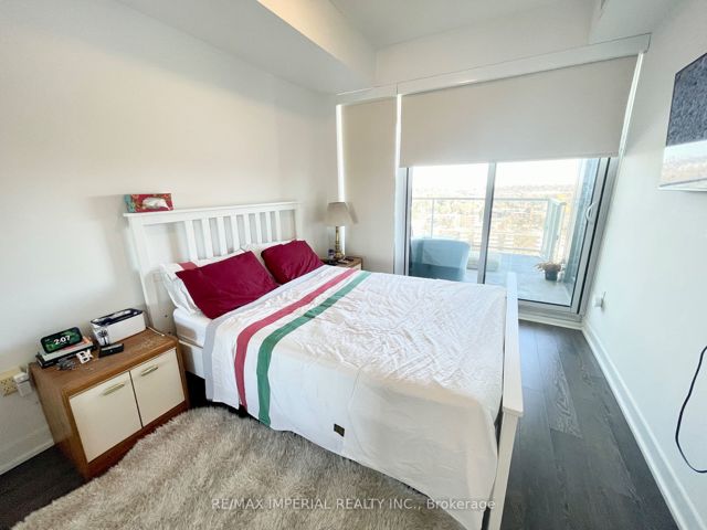 1015 - 20 O'neill Rd