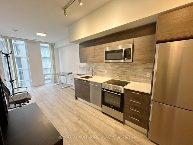 3105 - 28 Wellesley St E