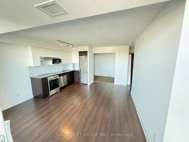 807 - 120 Varna Dr