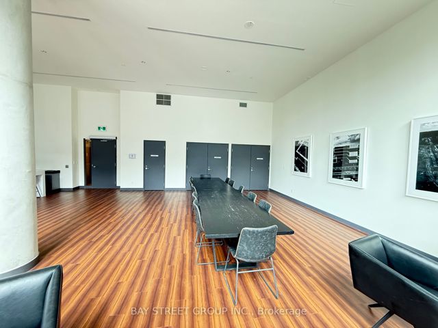 807 - 120 Varna Dr