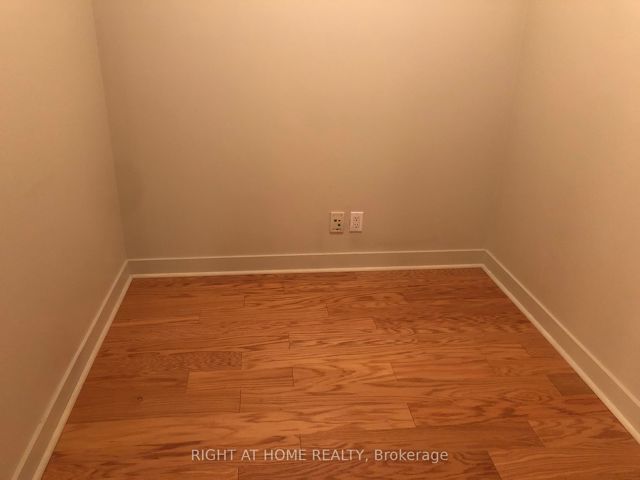 1606 - 361 Front St W