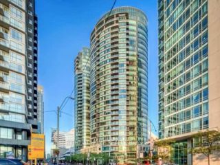 1606 - 361 Front St W