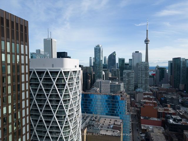 2018 - 230 Simcoe St