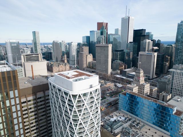 2018 - 230 Simcoe St