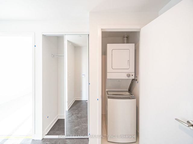 2018 - 230 Simcoe St