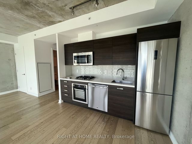 2701 - 11 Charlotte St