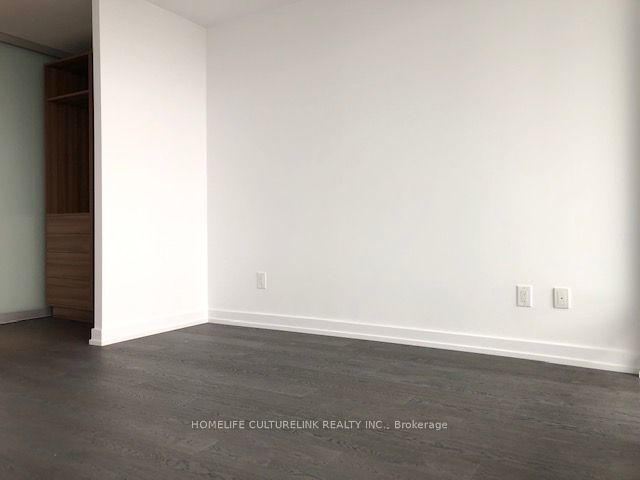 3605 - 488 University Ave