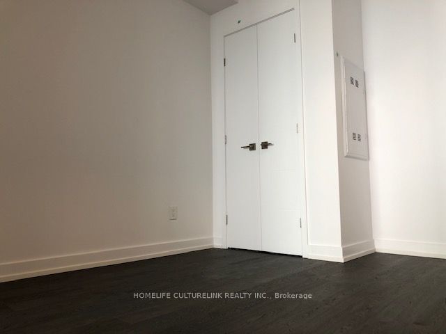 3605 - 488 University Ave