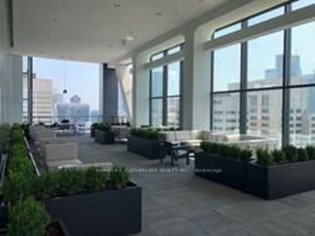 3605 - 488 University Ave