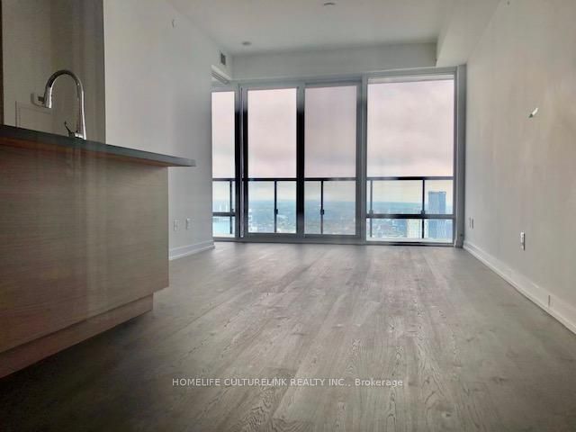 3605 - 488 University Ave