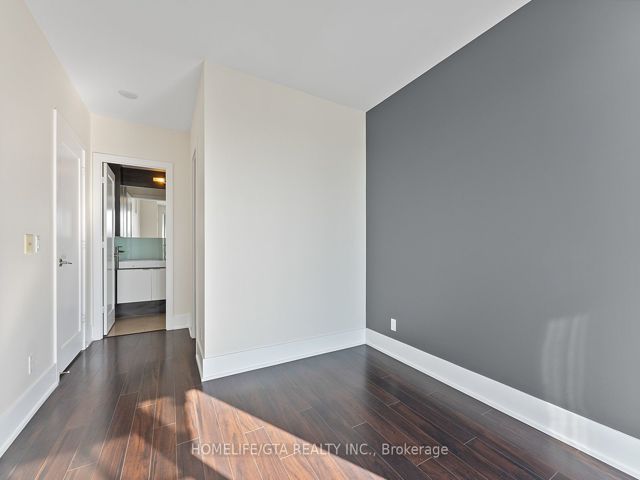 4301 - 300 Front St W